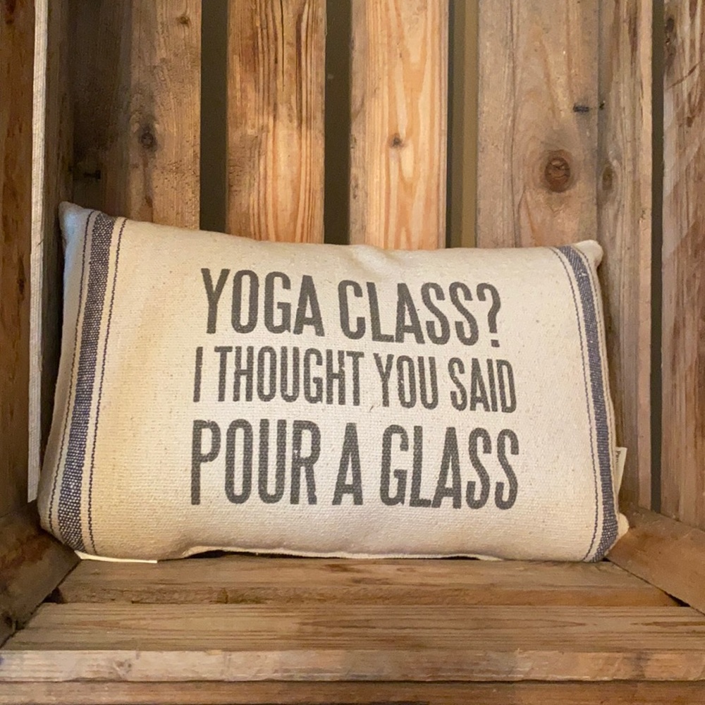 Pour‎ a glass vintage style decorative pillow